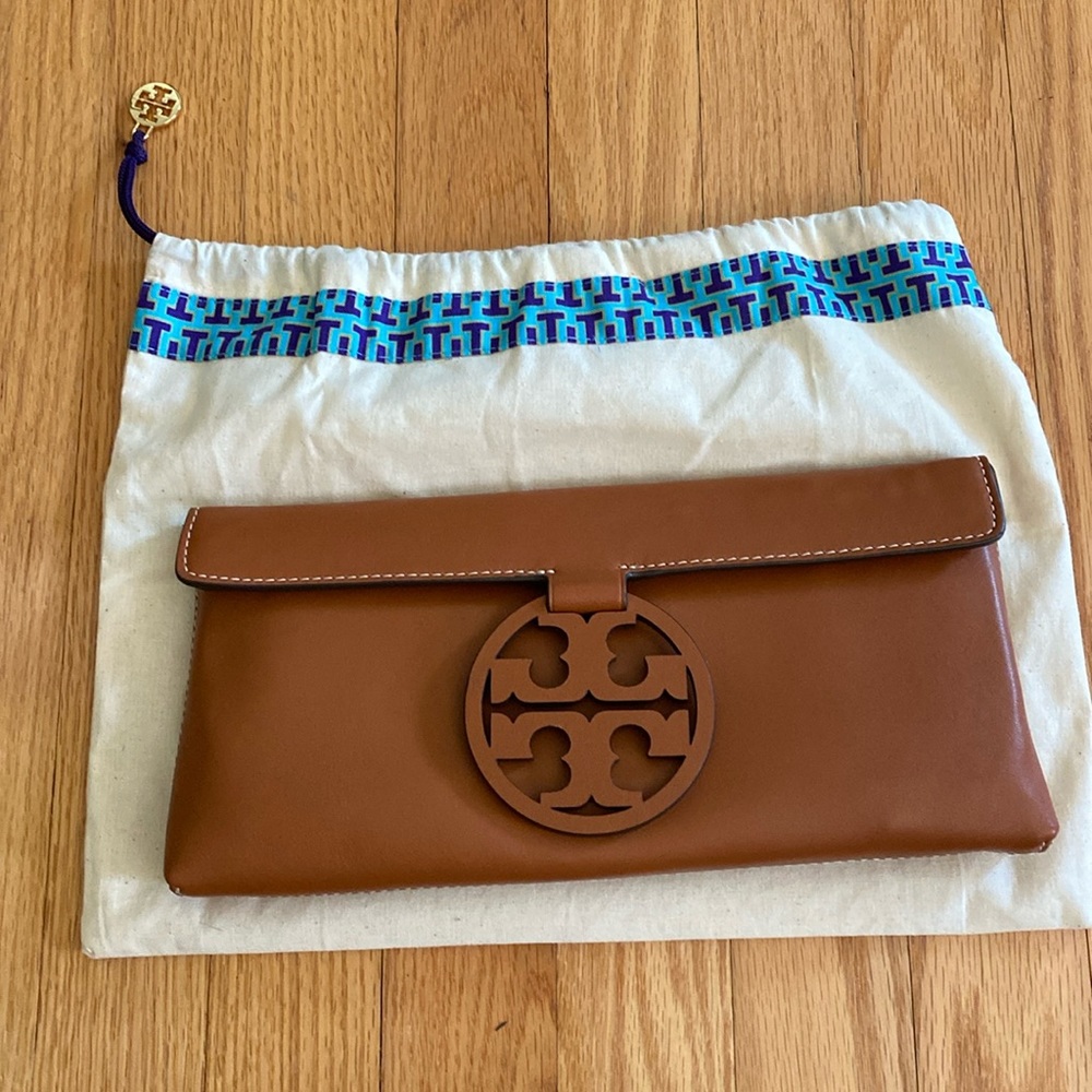 NWOT Tory Burch Miller Clutch
